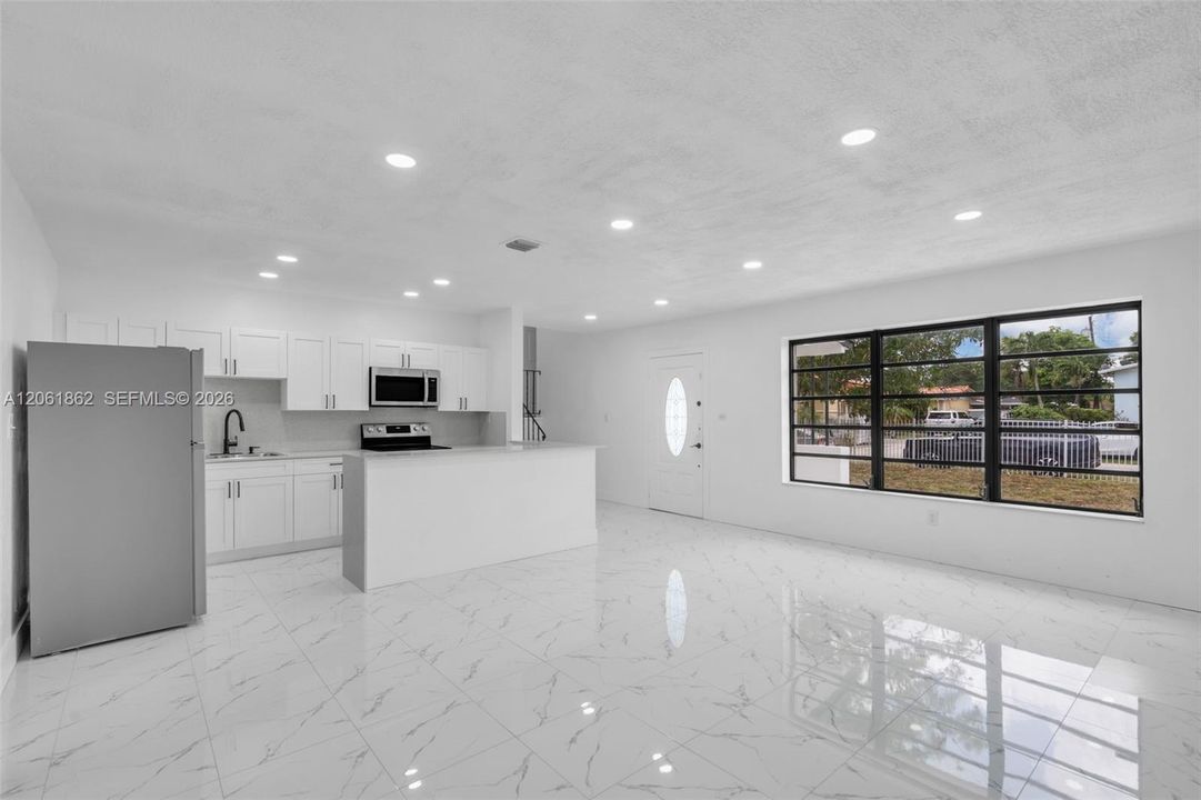 На продажу: $619,999 (4 спален, 3 ванн, 1953 Квадратных фут)