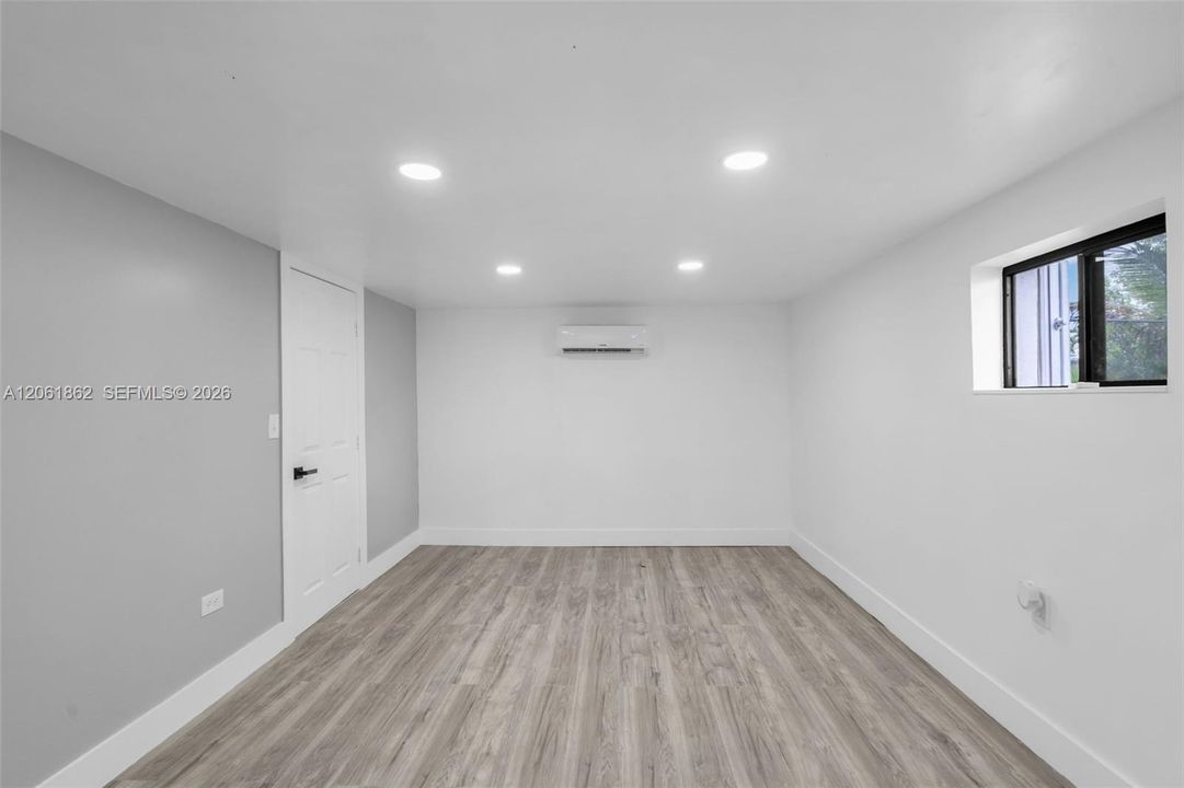 На продажу: $619,999 (4 спален, 3 ванн, 1953 Квадратных фут)