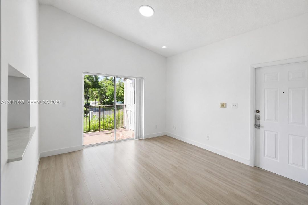 Activo con contrato: $250,000 (2 camas, 2 baños, 854 Pies cuadrados)