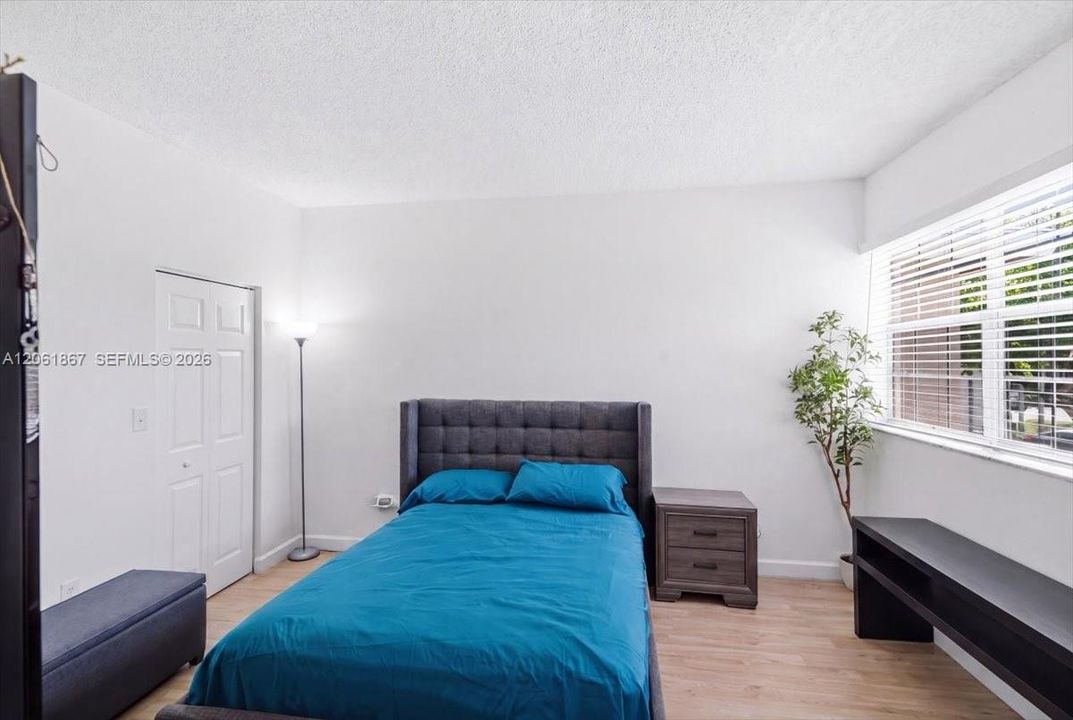 Activo con contrato: $250,000 (2 camas, 2 baños, 854 Pies cuadrados)