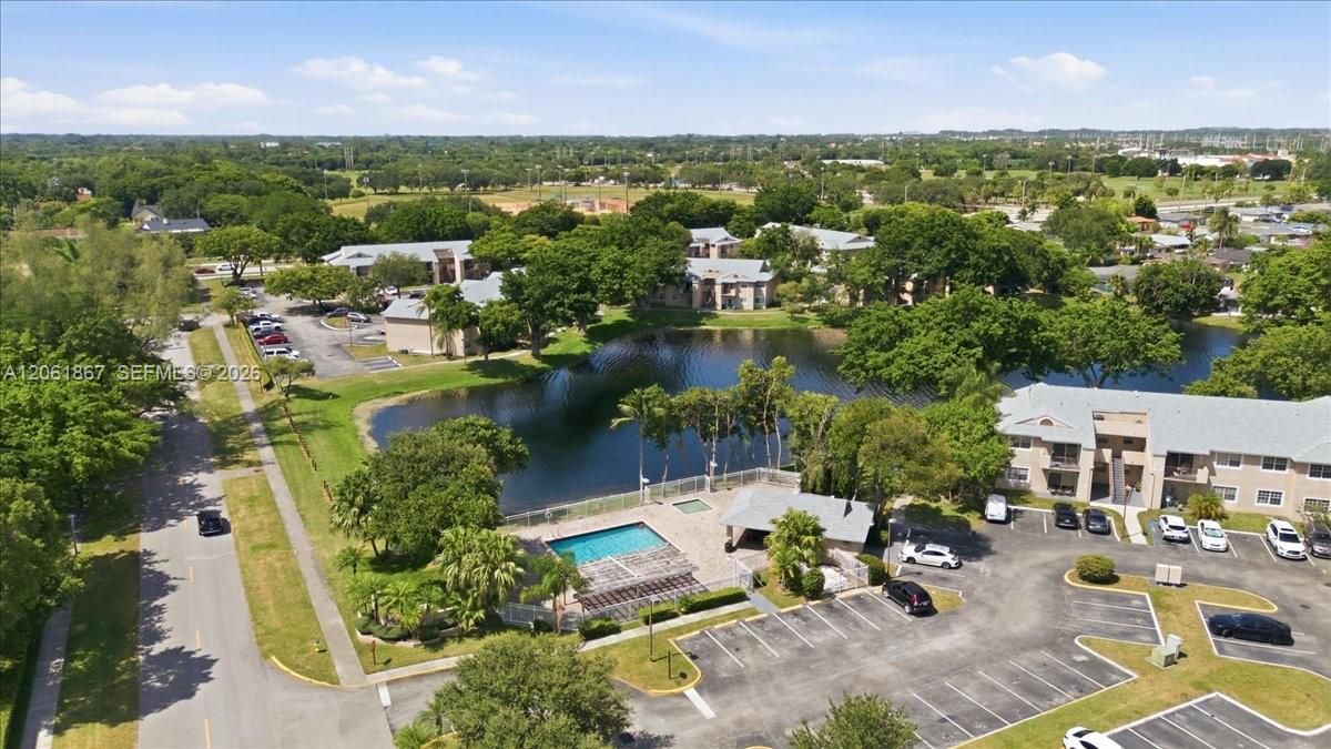 Activo con contrato: $250,000 (2 camas, 2 baños, 854 Pies cuadrados)