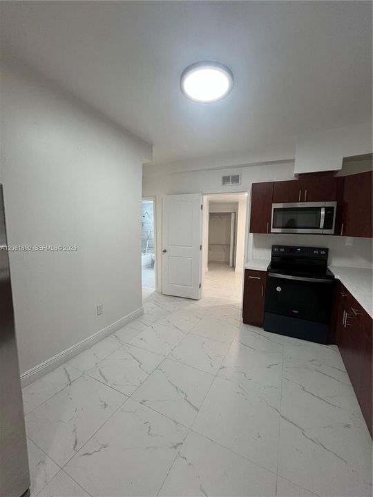 В аренду: $2,900 (3 спален, 2 ванн, 953 Квадратных фут)