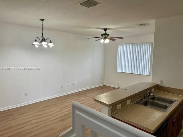 На продажу: $275,000 (3 спален, 3 ванн, 1394 Квадратных фут)