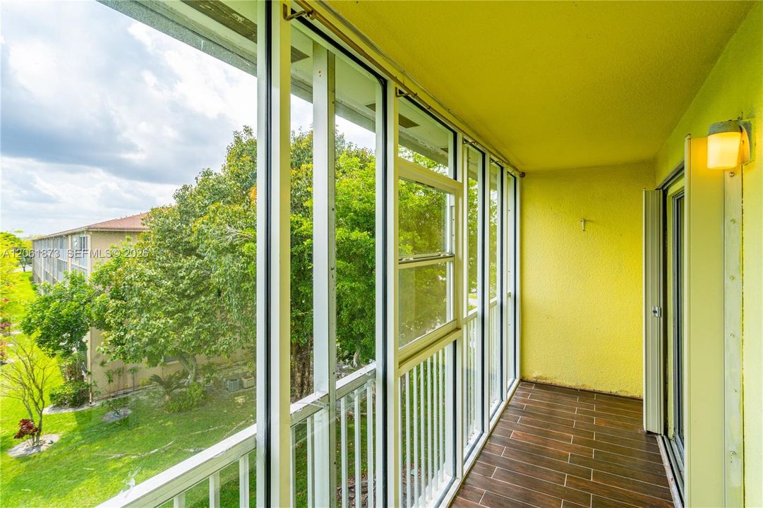На продажу: $170,000 (2 спален, 2 ванн, 1044 Квадратных фут)
