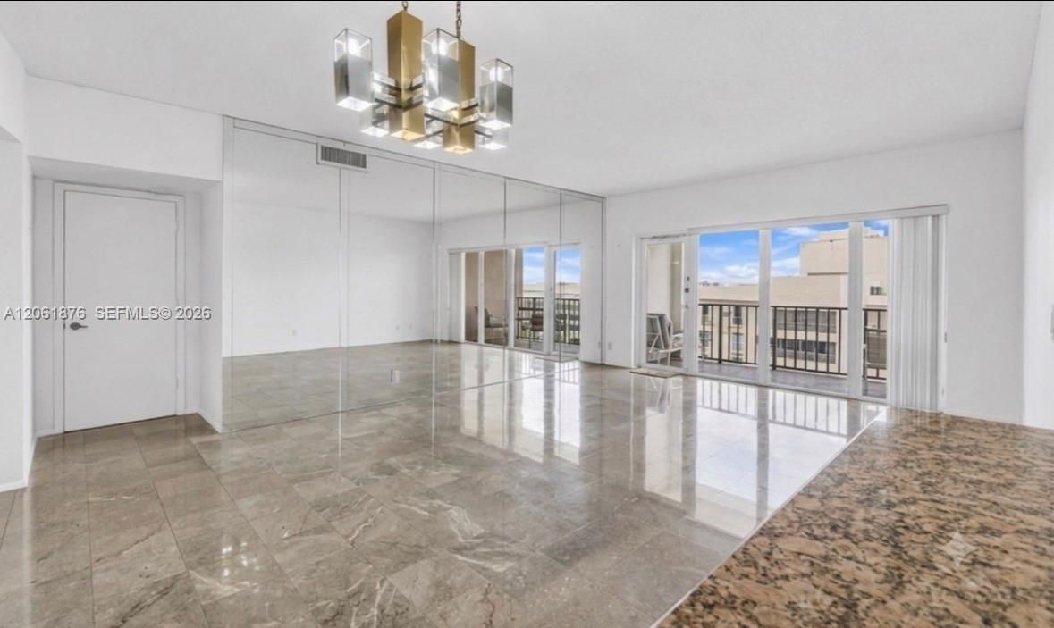 For Sale: $500,000 (1 beds, 1 baths, 1200 Square Feet)