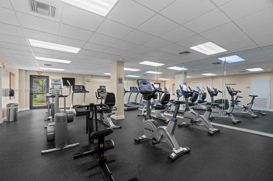 For Sale: $500,000 (1 beds, 1 baths, 1200 Square Feet)