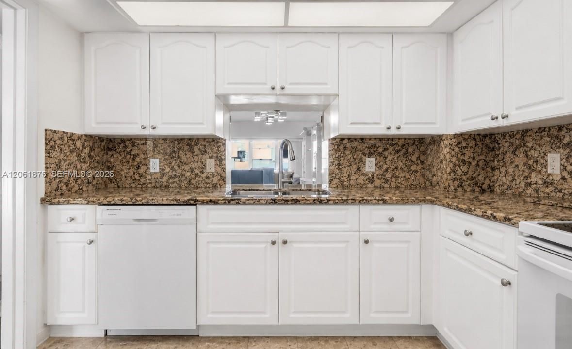 For Sale: $500,000 (1 beds, 1 baths, 1200 Square Feet)