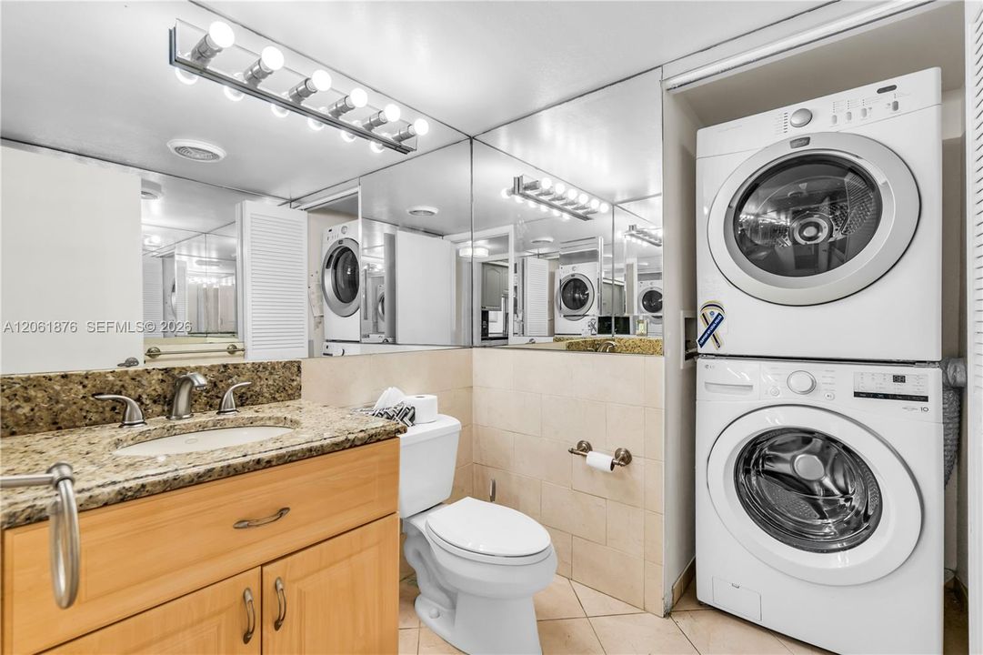 For Sale: $500,000 (1 beds, 1 baths, 1200 Square Feet)