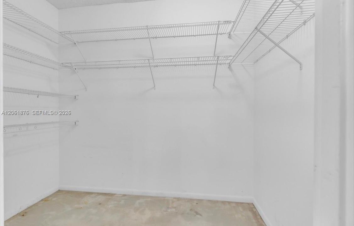 For Sale: $500,000 (1 beds, 1 baths, 1200 Square Feet)