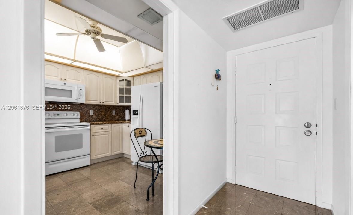 For Sale: $500,000 (1 beds, 1 baths, 1200 Square Feet)