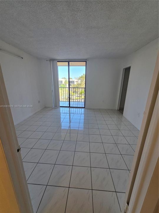 В аренду: $1,895 (2 спален, 2 ванн, 965 Квадратных фут)
