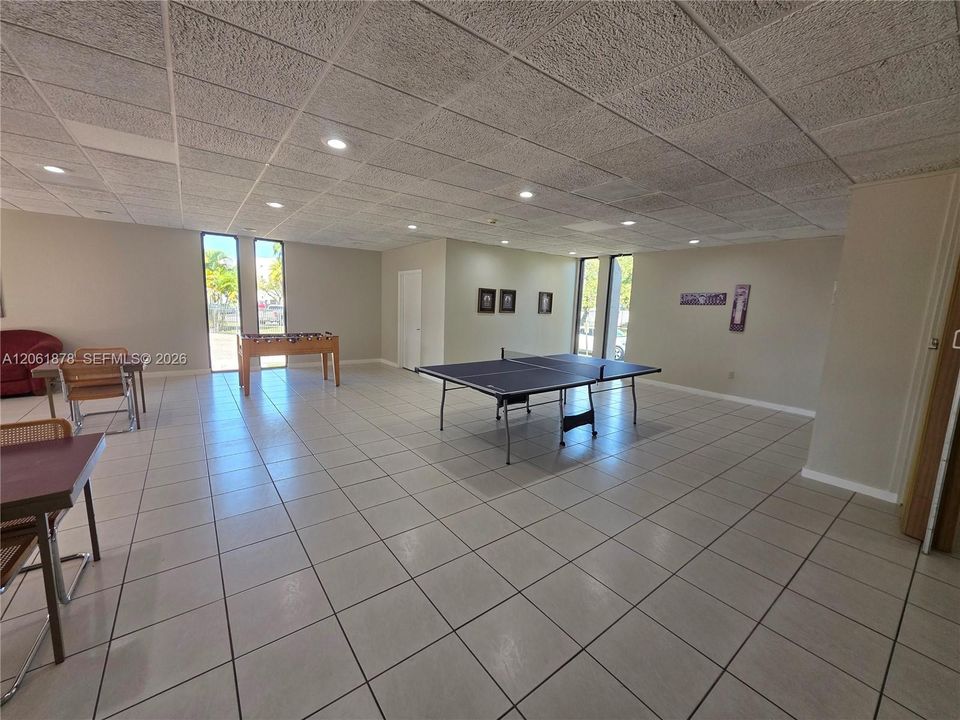 В аренду: $1,895 (2 спален, 2 ванн, 965 Квадратных фут)