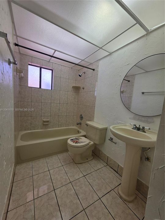 В аренду: $1,895 (2 спален, 2 ванн, 965 Квадратных фут)