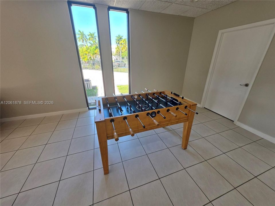 В аренду: $1,895 (2 спален, 2 ванн, 965 Квадратных фут)