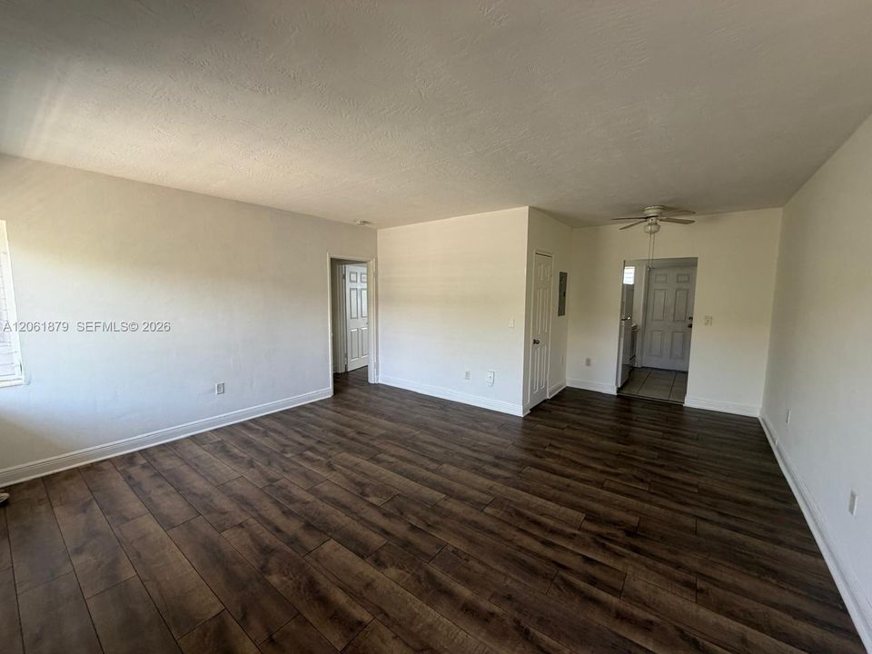 В аренду: $1,650 (1 спален, 1 ванн, 650 Квадратных фут)