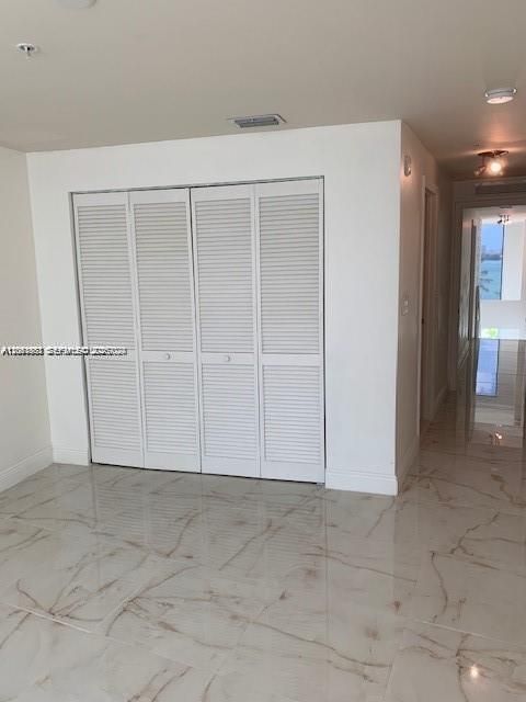 В аренду: $4,100 (2 спален, 2 ванн, 1346 Квадратных фут)
