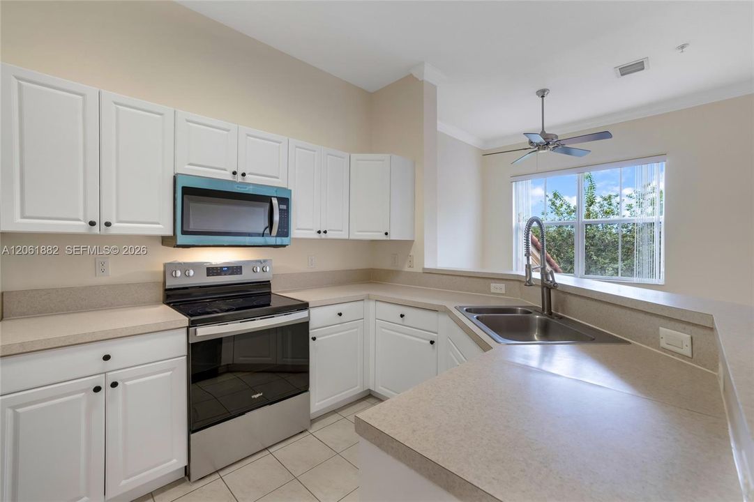 Brand new stove/microwave/dishwasher