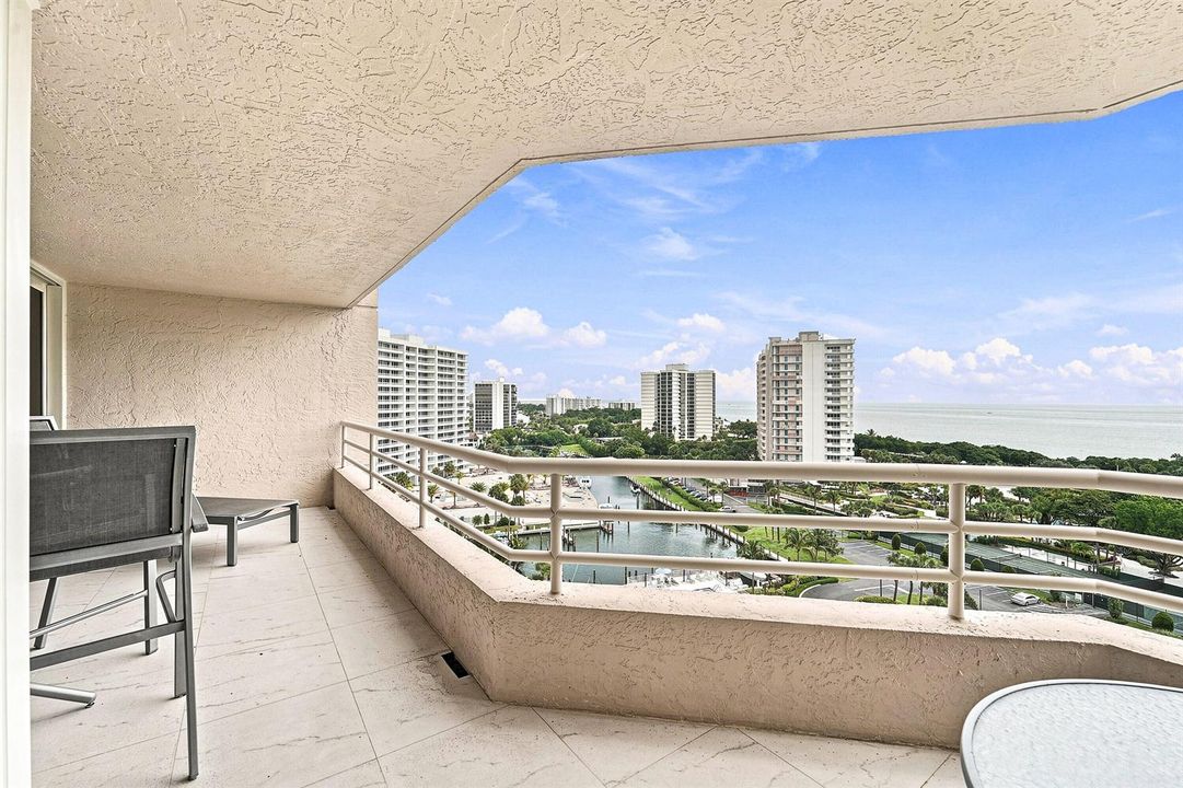 East Balcon