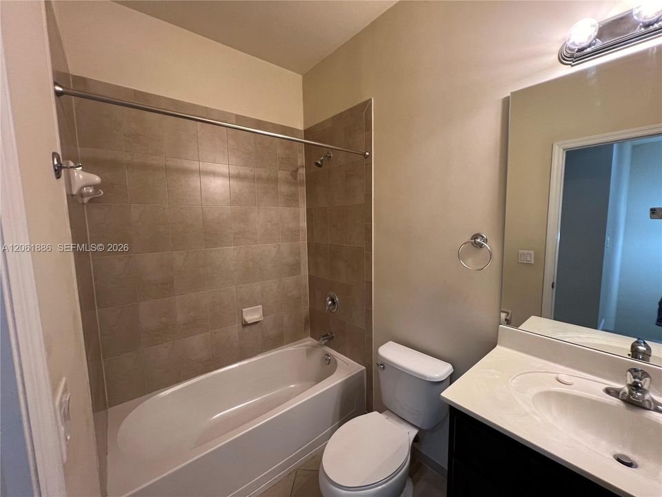 В аренду: $2,600 (3 спален, 2 ванн, 1432 Квадратных фут)