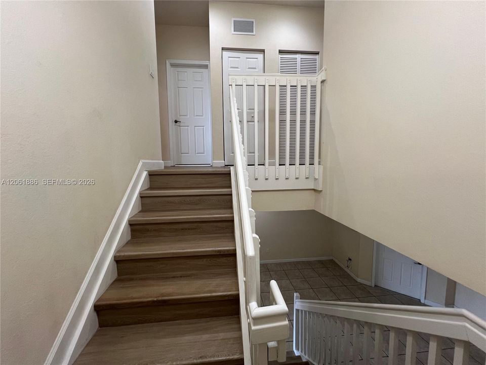В аренду: $2,600 (3 спален, 2 ванн, 1432 Квадратных фут)