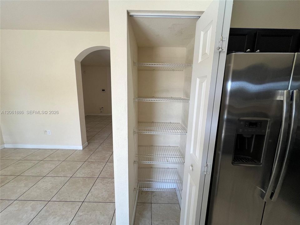 В аренду: $2,600 (3 спален, 2 ванн, 1432 Квадратных фут)