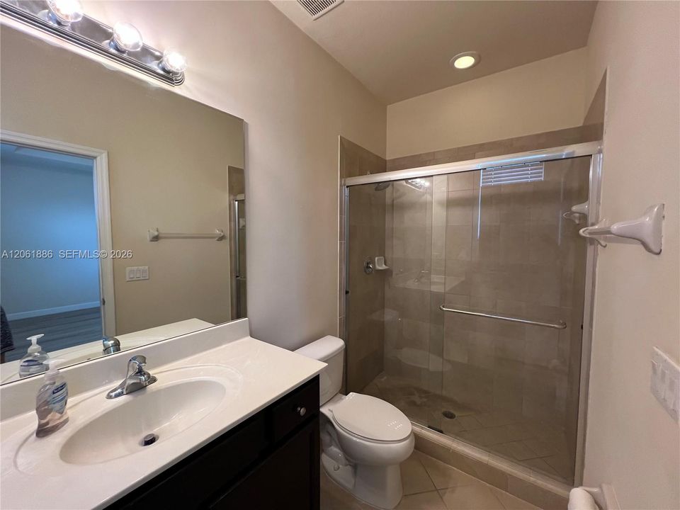 В аренду: $2,600 (3 спален, 2 ванн, 1432 Квадратных фут)