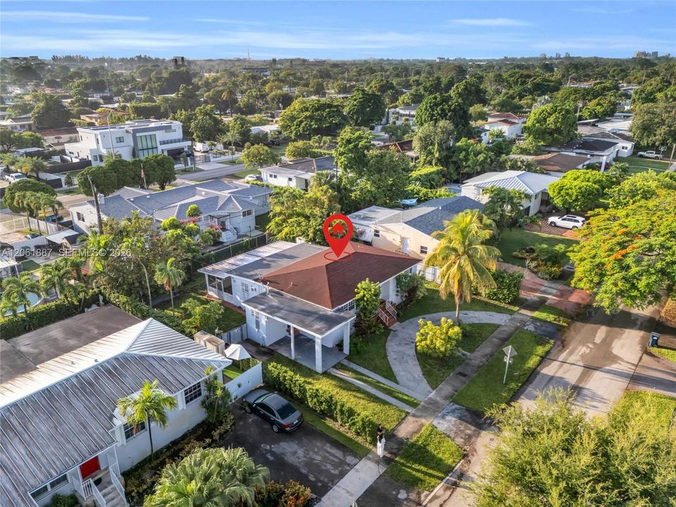 En Venta: $699,900 (4 camas, 3 baños, 1729 Pies cuadrados)