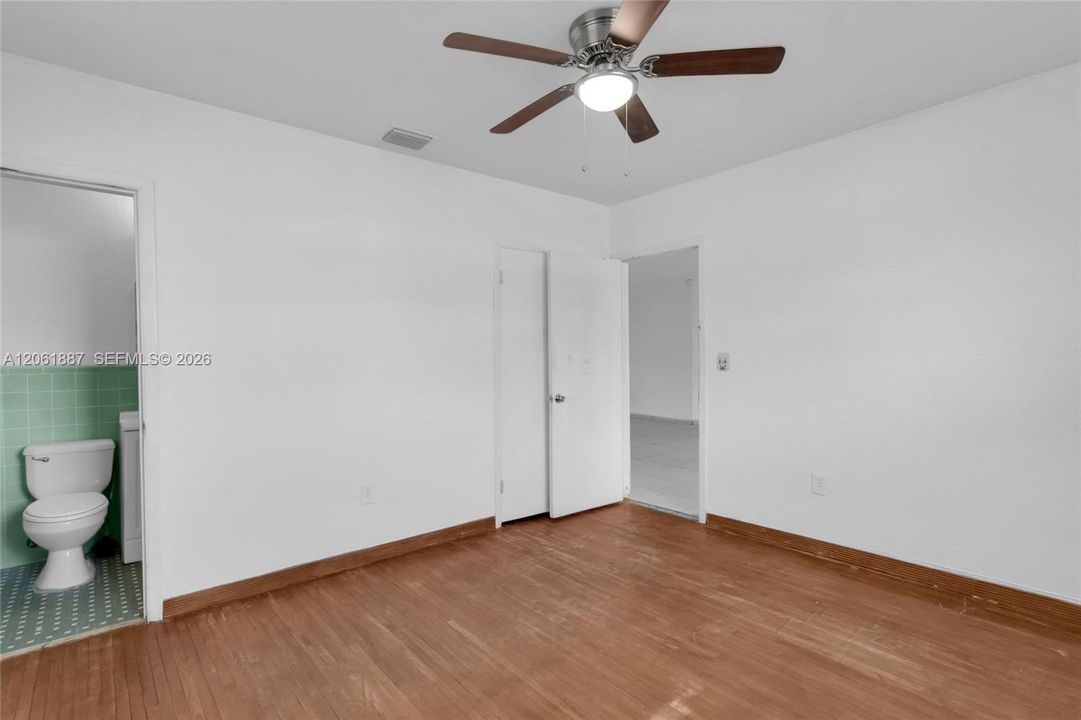 En Venta: $699,900 (4 camas, 3 baños, 1729 Pies cuadrados)