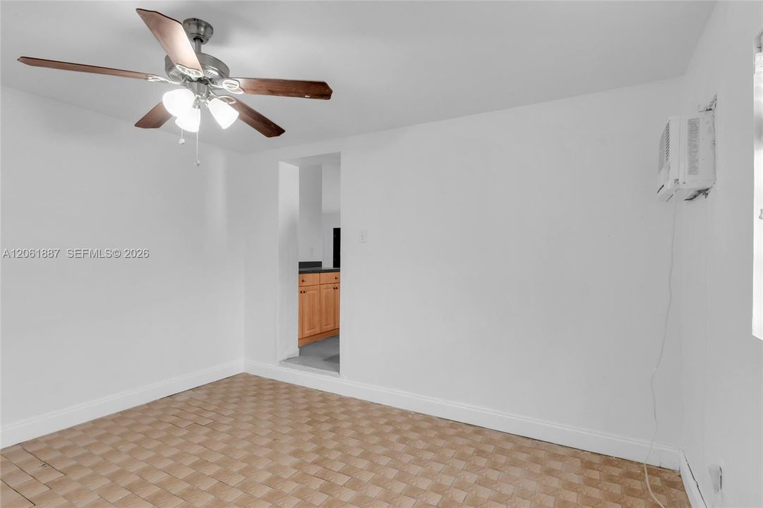 En Venta: $699,900 (4 camas, 3 baños, 1729 Pies cuadrados)