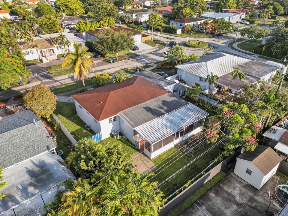 En Venta: $699,900 (4 camas, 3 baños, 1729 Pies cuadrados)