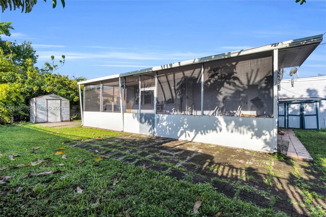 En Venta: $699,900 (4 camas, 3 baños, 1729 Pies cuadrados)