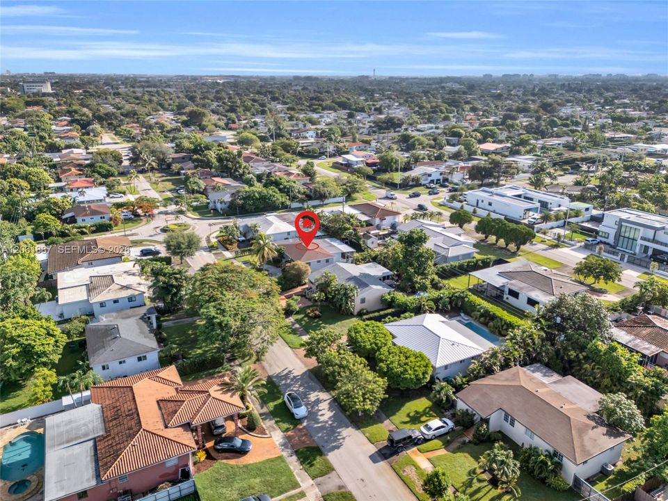 En Venta: $699,900 (4 camas, 3 baños, 1729 Pies cuadrados)