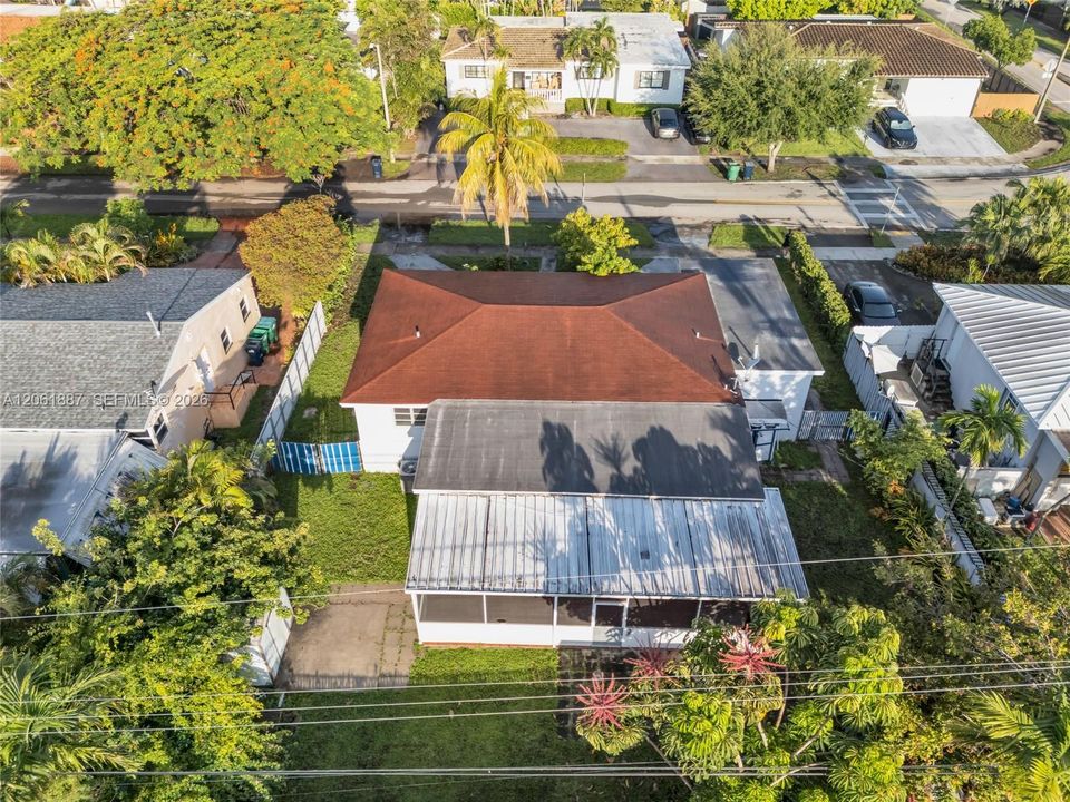 En Venta: $699,900 (4 camas, 3 baños, 1729 Pies cuadrados)