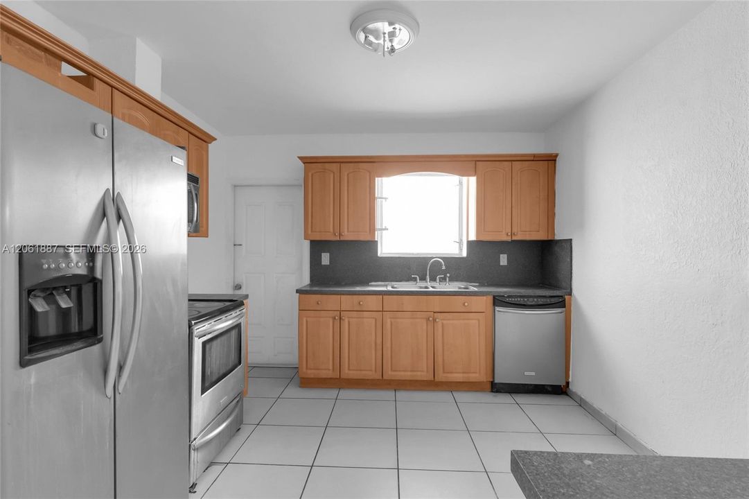 En Venta: $699,900 (4 camas, 3 baños, 1729 Pies cuadrados)