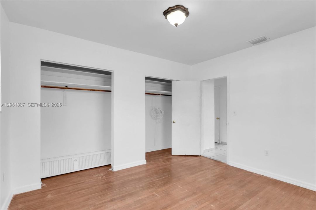 En Venta: $699,900 (4 camas, 3 baños, 1729 Pies cuadrados)