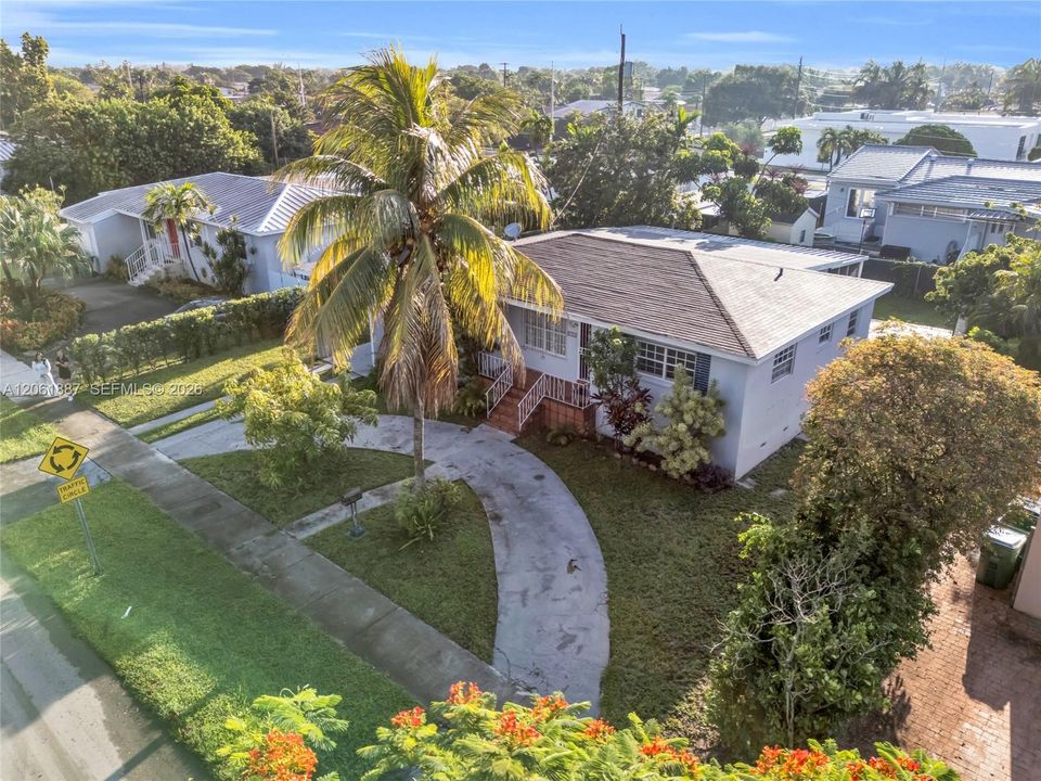 En Venta: $699,900 (4 camas, 3 baños, 1729 Pies cuadrados)
