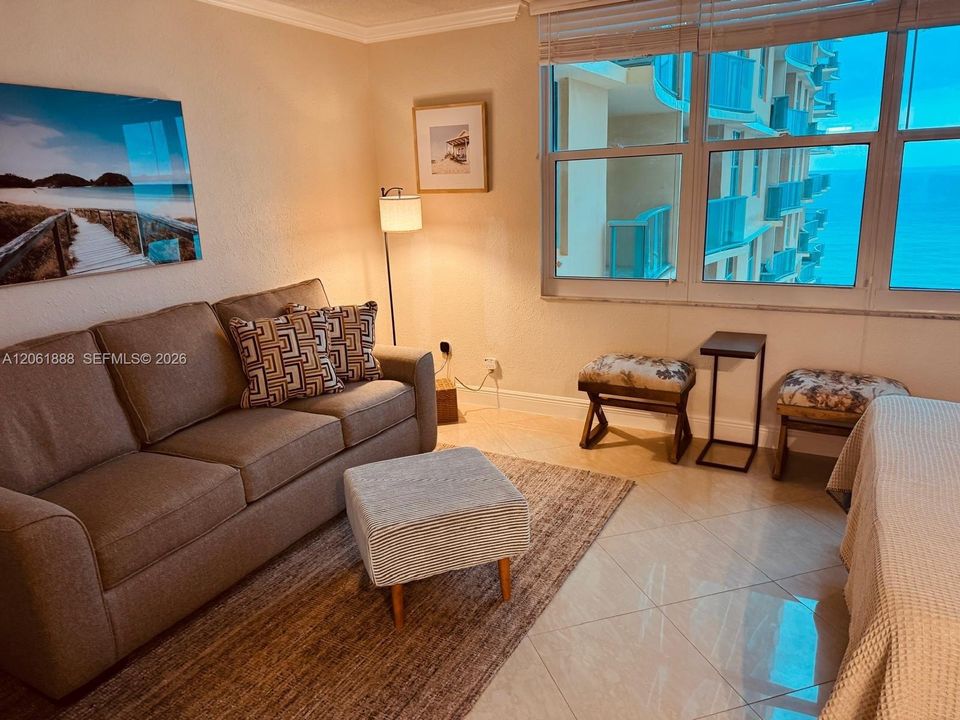 В аренду: $2,700 (0 спален, 1 ванн, 486 Квадратных фут)