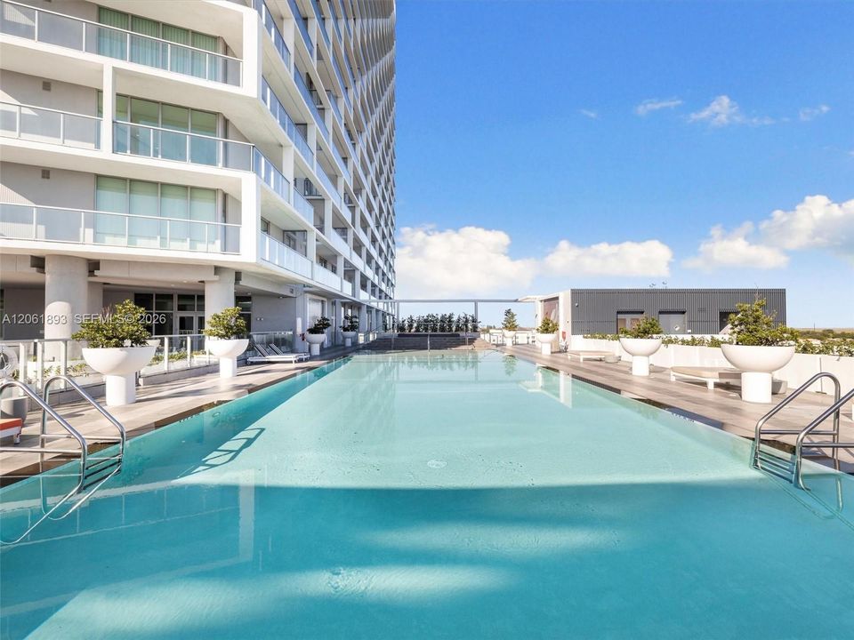 В аренду: $2,890 (2 спален, 2 ванн, 1026 Квадратных фут)