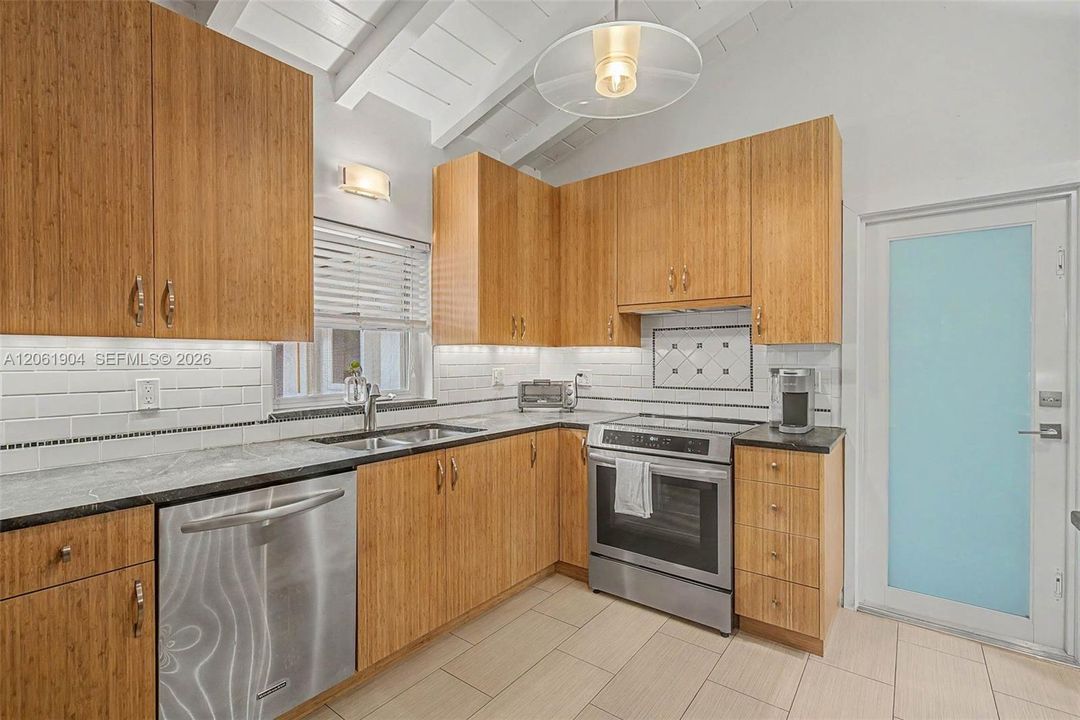 На продажу: $999,000 (4 спален, 3 ванн, 1538 Квадратных фут)