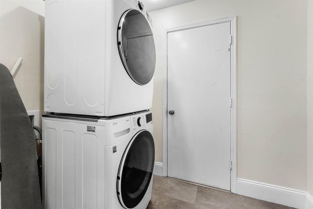 027-143MiramarAvenue-RoyalPalmBeach-FL-3