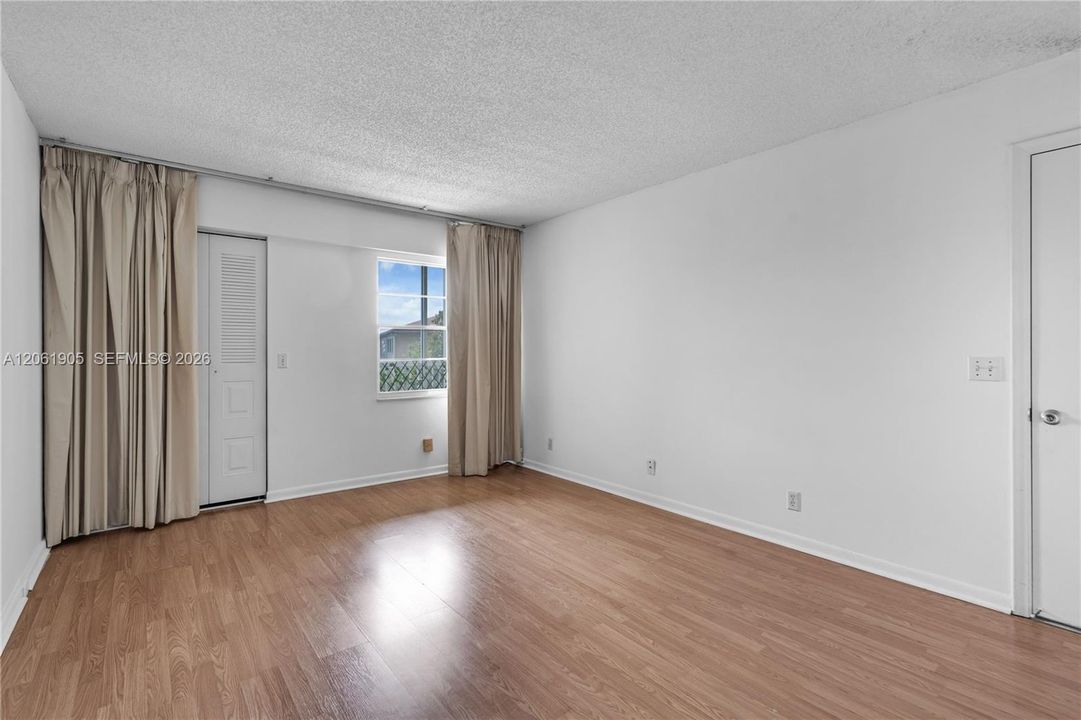 В аренду: $1,700 (2 спален, 2 ванн, 1044 Квадратных фут)