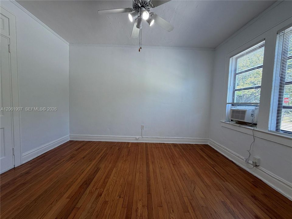 For Rent: $2,075 (1 beds, 1 baths, 5682 Square Feet)