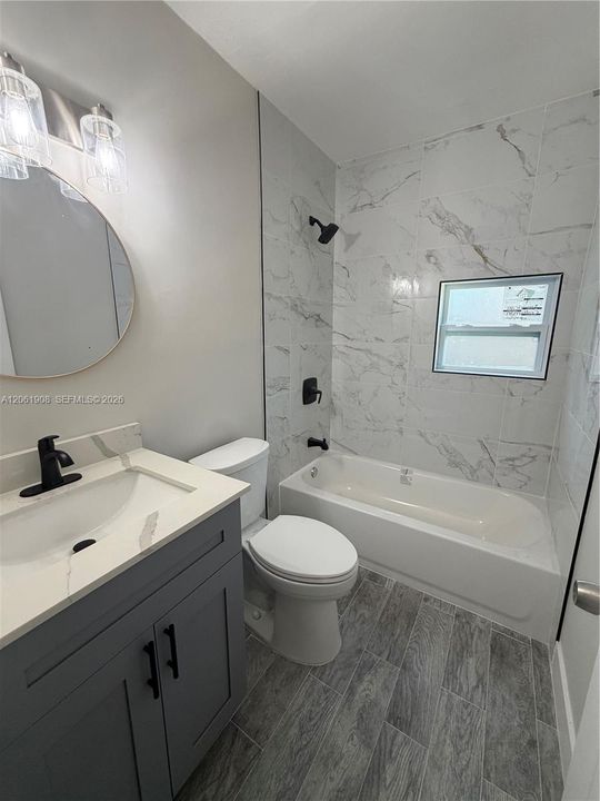 For Rent: $2,500 (2 beds, 1 baths, 879 Square Feet)