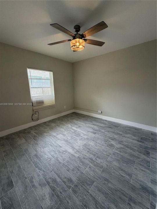 For Rent: $2,500 (2 beds, 1 baths, 879 Square Feet)