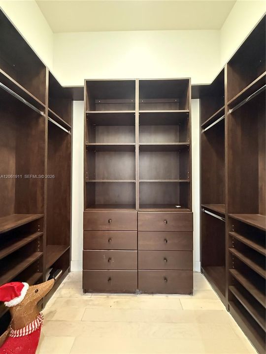 En Renta: $6,600 (4 camas, 4 baños, 3138 Pies cuadrados)