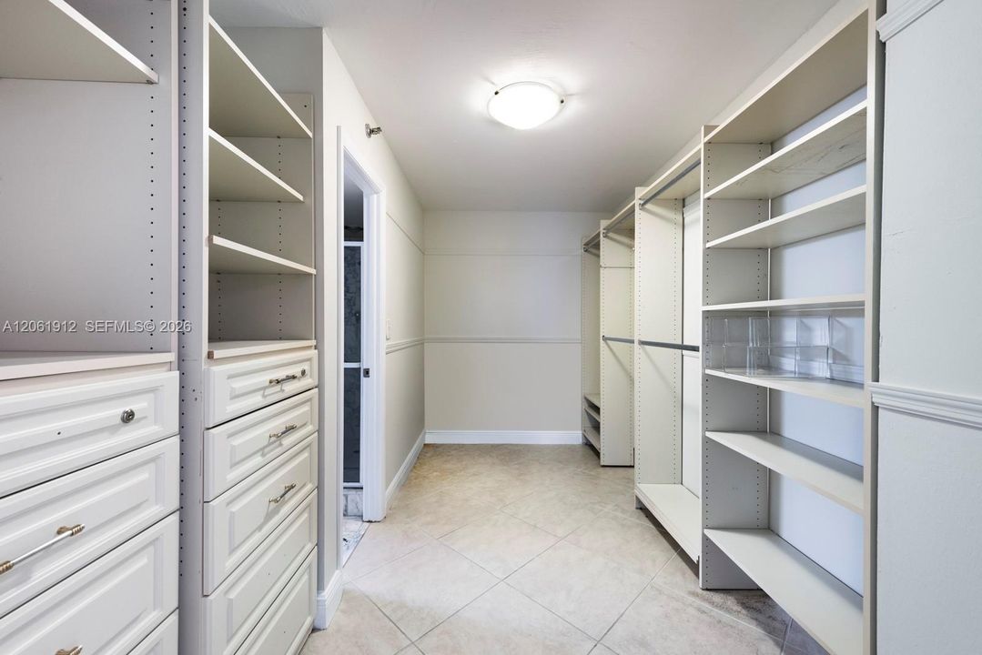 В аренду: $4,200 (2 спален, 2 ванн, 1538 Квадратных фут)
