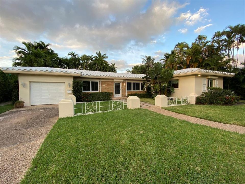 beachside_rental_hollywood_nieves_group