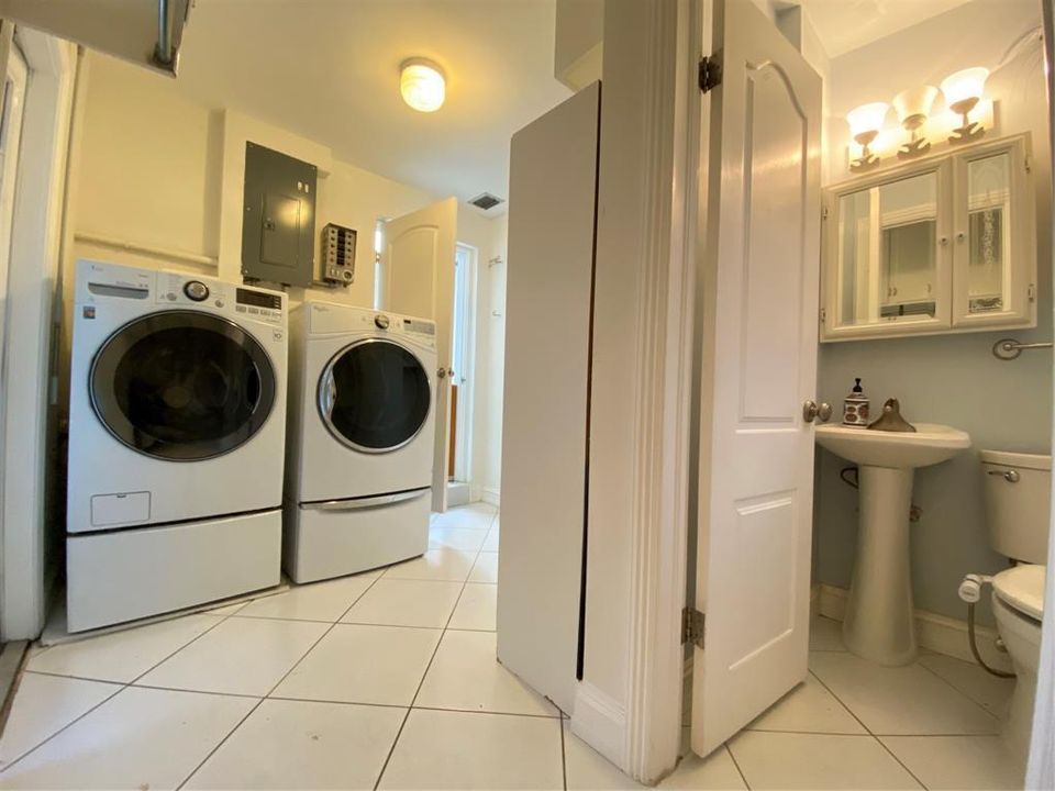 laundry_guest_bath_hollywood_nieves_grou