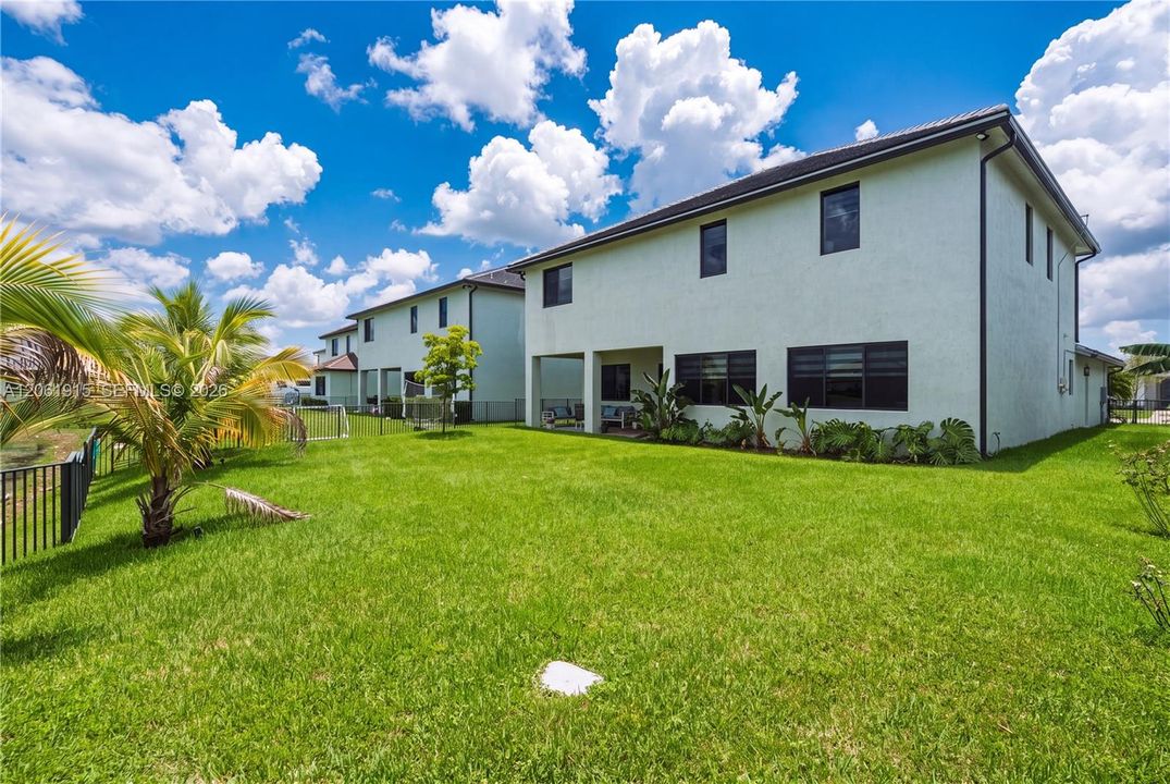 For Sale: $1,450,000 (4 beds, 4 baths, 4073 Square Feet)
