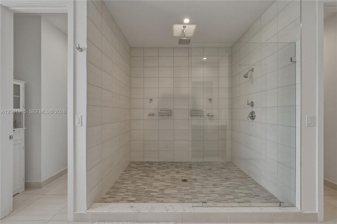 For Sale: $1,450,000 (4 beds, 4 baths, 4073 Square Feet)
